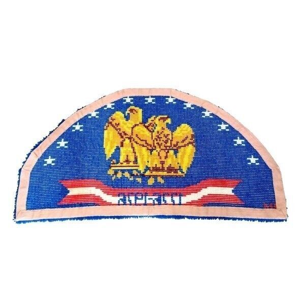 Vintage Bicentennial Eagle US 13 Stars Flag 1776-1976 Half Circle Latch Hook Rug - Picture 2 of 2